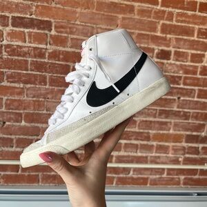 Nike Blazers Mid 77’ women